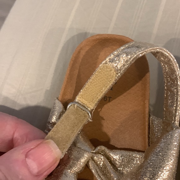 New Gap Sandals sz 5-6T - Picture 3 of 6
